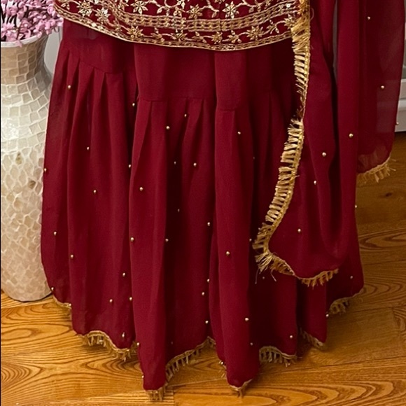 Women dress - Picture 3 of 6